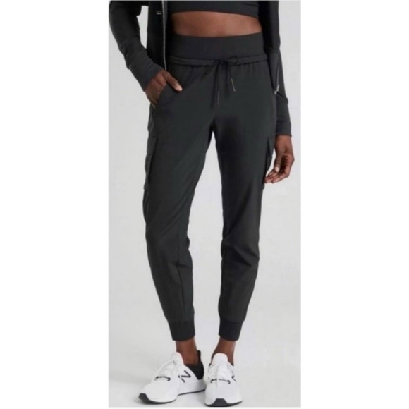 Athleta Sutton Cargo Jogger Pant Women’s Size 14P Gray EUC Featherweight Stretch - Picture 6 of 9